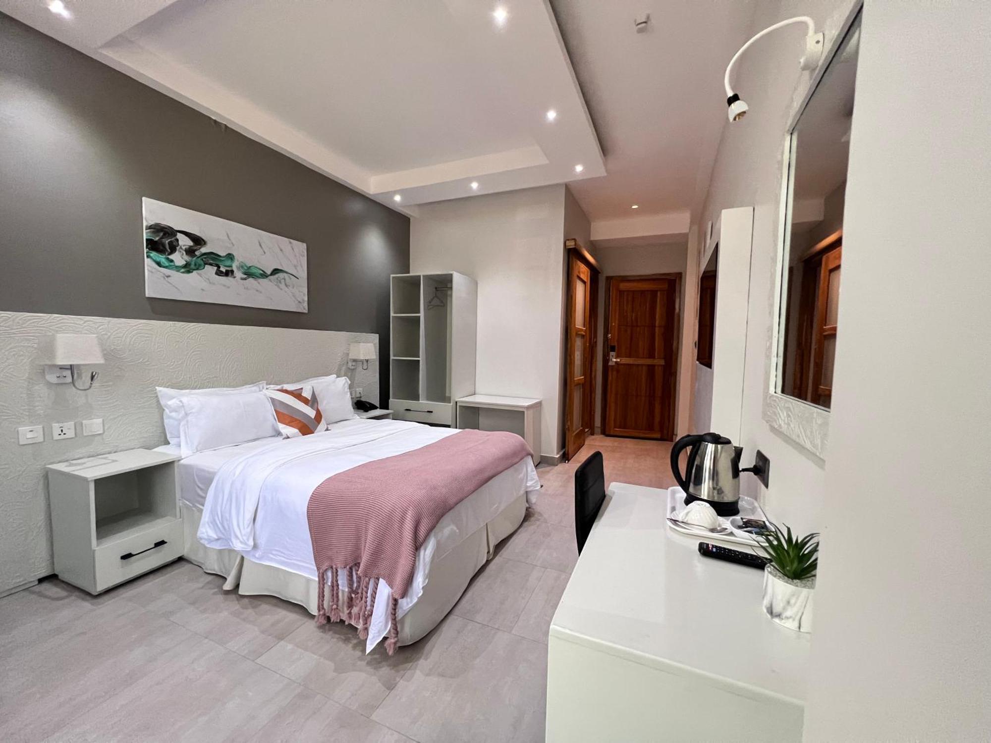 Yayo Masaki Hotel Dar es Salaam Buitenkant foto